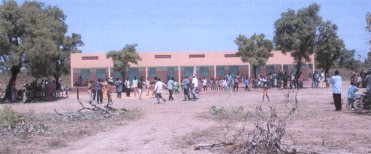 Extra klaslokalen en teacher training, Bona, Burkina Faso