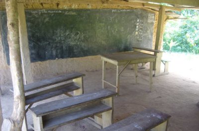 The old school building of Agome Anedi - no lessons during the rainy season
