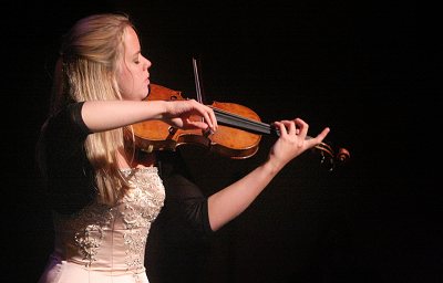 Lisa Jacobs tijdens de opening van het Eerste Bach Festival in Dordrecht